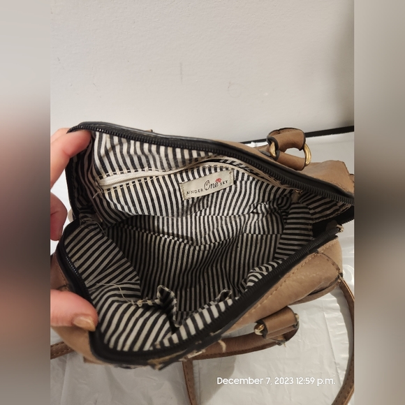Small under one sky tan bag - Picture 5 of 9
